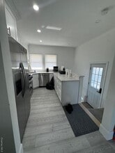 18 Homecrest Ct in Oceanside, NY - Building Photo - Building Photo