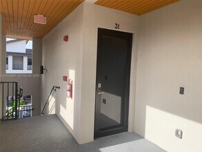 10443 NW 82nd St in Doral, FL - Building Photo - Building Photo