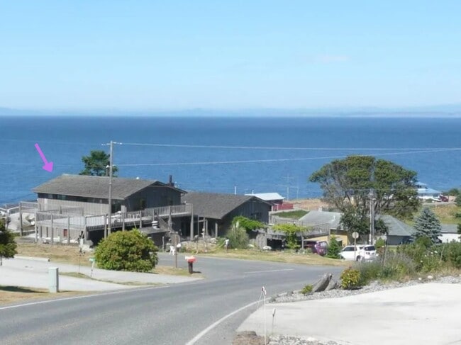 3921 Diamond Point Rd in Sequim, WA - Foto de edificio - Building Photo