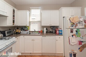 3144 N Oakley Ave, Unit J03W in Chicago, IL - Building Photo - Building Photo