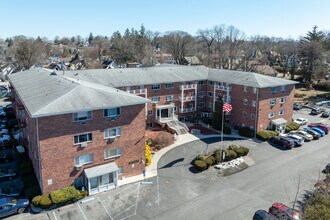 Peldale Cooperative Apartments in New Rochelle, NY - Building Photo - Building Photo