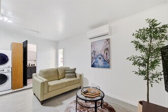 4423 Sloangate Dr, Unit A in Spring, TX - Building Photo - Building Photo