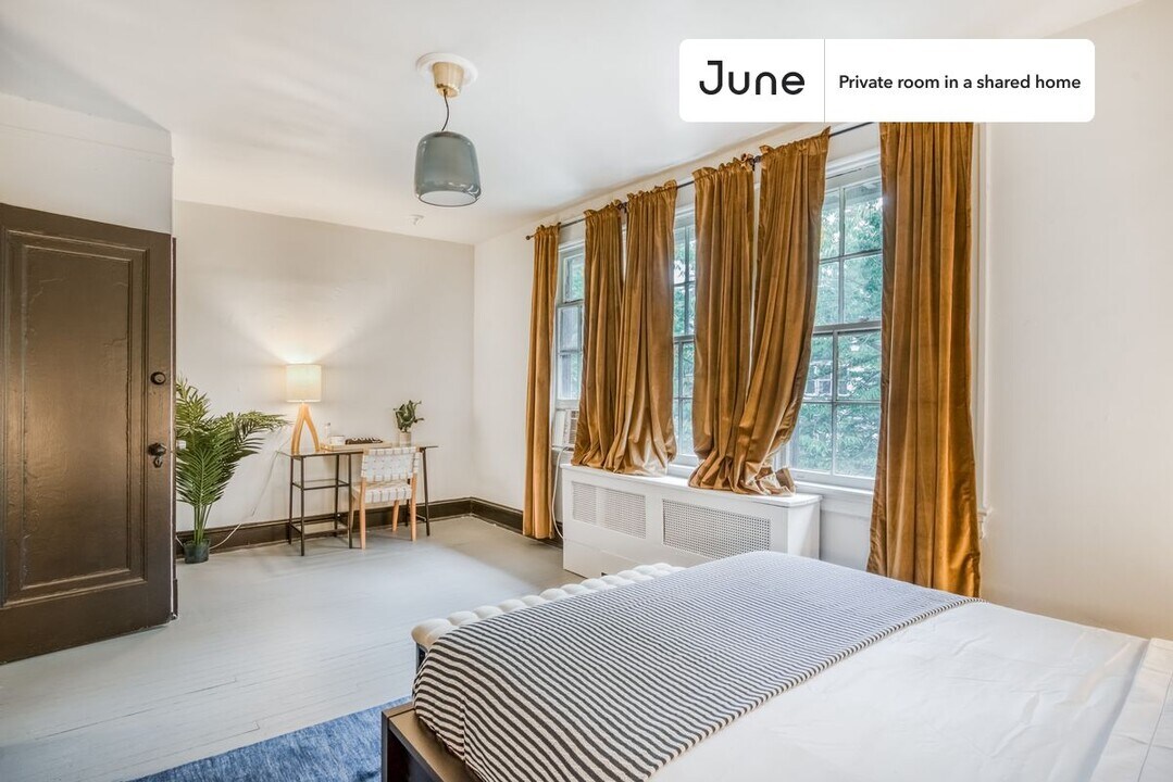 Room in Shared 5 bed/1 bath home in Washington, DC - Building Photo