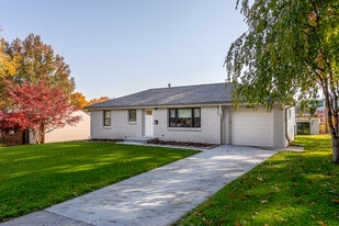 4721 W 61st Terrace in Mission, KS - Building Photo