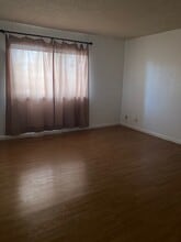 5188 E Dwight Way in Fresno, CA - Foto de edificio - Building Photo