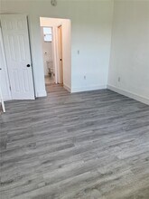 2940 NE 203rd St in Aventura, FL - Building Photo - Building Photo