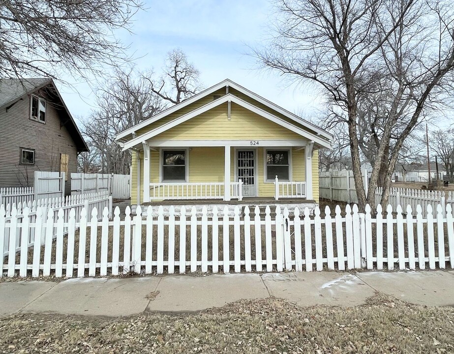 524 W Ave A in Hutchinson, KS - Building Photo