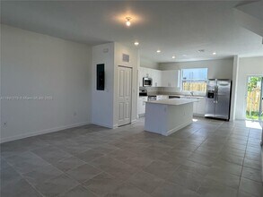 111 SE 11th St in Homestead, FL - Building Photo - Building Photo