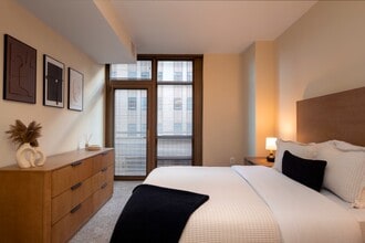 Flats 130 at Constitution Square in Washington, DC - Foto de edificio - Building Photo