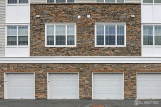 722 Lorhan Dr in Piscataway, NJ - Building Photo - Building Photo