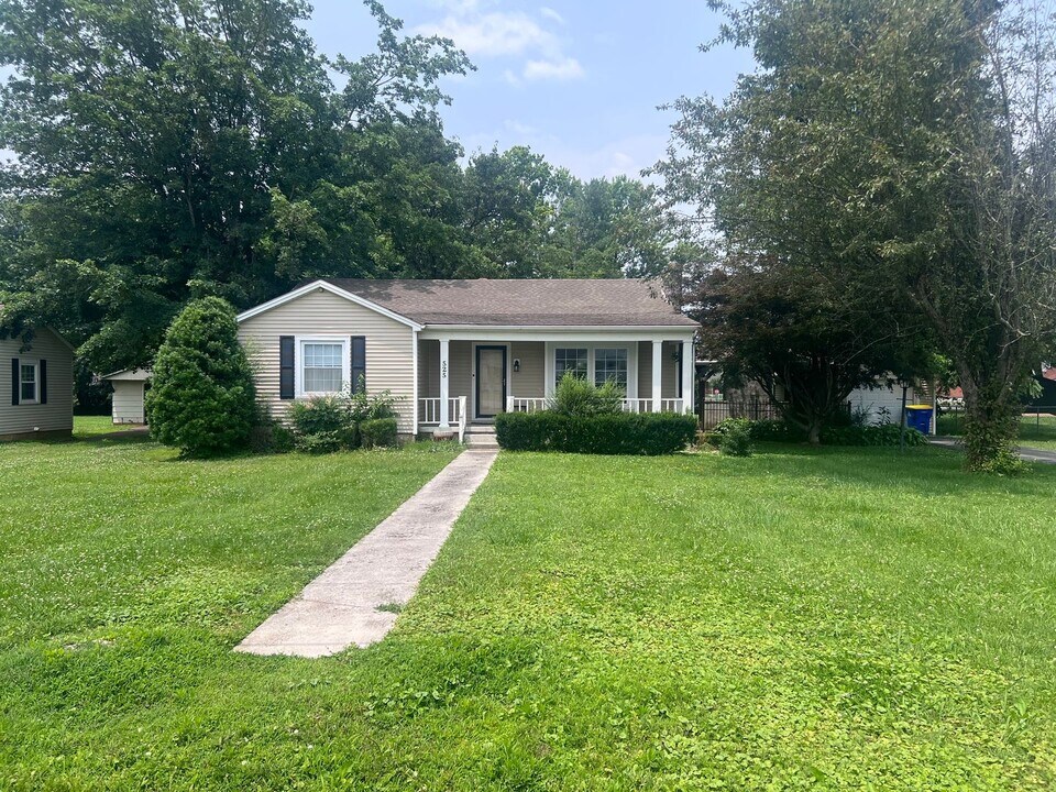 525 Nutwood St in Bowling Green, KY - Building Photo