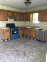 301 Atlantic Ave in Oak Grove, KY - Building Photo - Building Photo