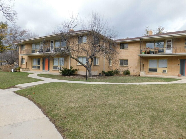 3536 S 77th St in Milwaukee, WI - Building Photo - Building Photo