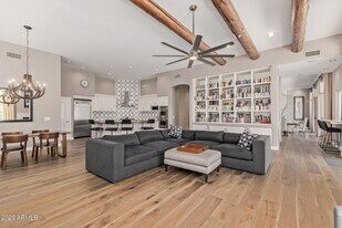 7944 E Parkview Ln in Scottsdale, AZ - Building Photo