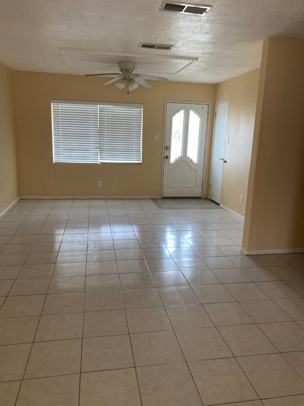 901 N Orchard Ave in Roswell, NM - Building Photo - Building Photo