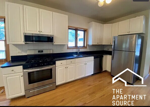 1351 N Wolcott Ave, Unit 2F in Chicago, IL - Building Photo - Building Photo