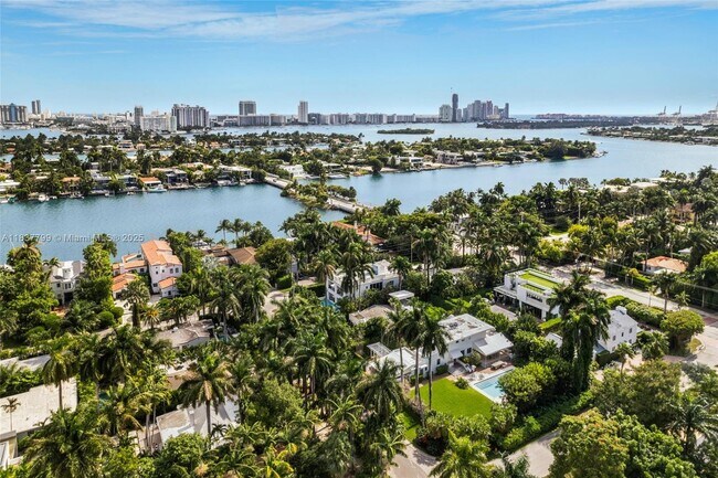 110 3rd San Marino Ter in Miami Beach, FL - Building Photo - Building Photo