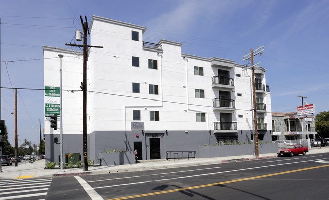 Louise Villas at Northridge in Northridge, CA - Building Photo - Building Photo