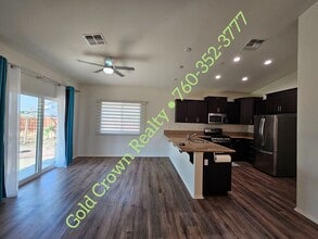 2375 Hazel Ave in Imperial, CA - Building Photo - Building Photo