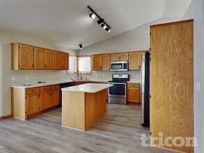 2739 Zumbrota Cir NE in Minneapolis, MN - Foto de edificio - Building Photo