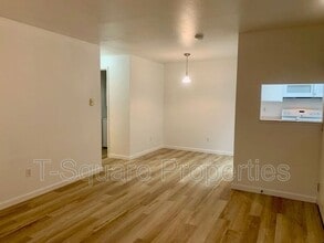 14200 NE 171st St in Woodinville, WA - Building Photo - Building Photo