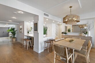 141 Crandon Blvd in Key Biscayne, FL - Building Photo - Building Photo