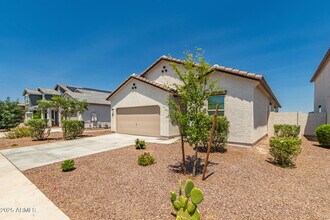 5875 N 195th Dr in Litchfield Park, AZ - Building Photo - Building Photo