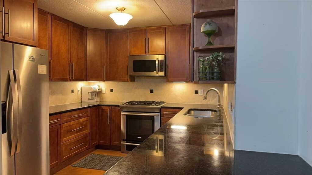 1550 Worcester Rd in Framingham, MA - Building Photo