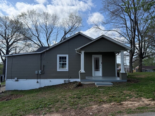 411 Hietts Ln in Clarksville, TN - Building Photo - Building Photo