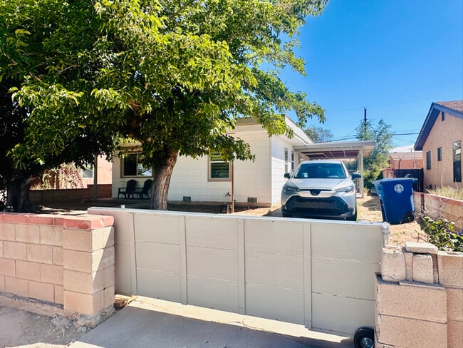 1316 Buena Vista Dr SE in Albuquerque, NM - Building Photo - Building Photo