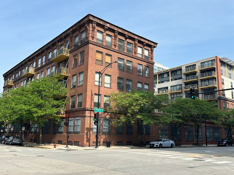 120 E Cullerton St in Chicago, IL - Building Photo