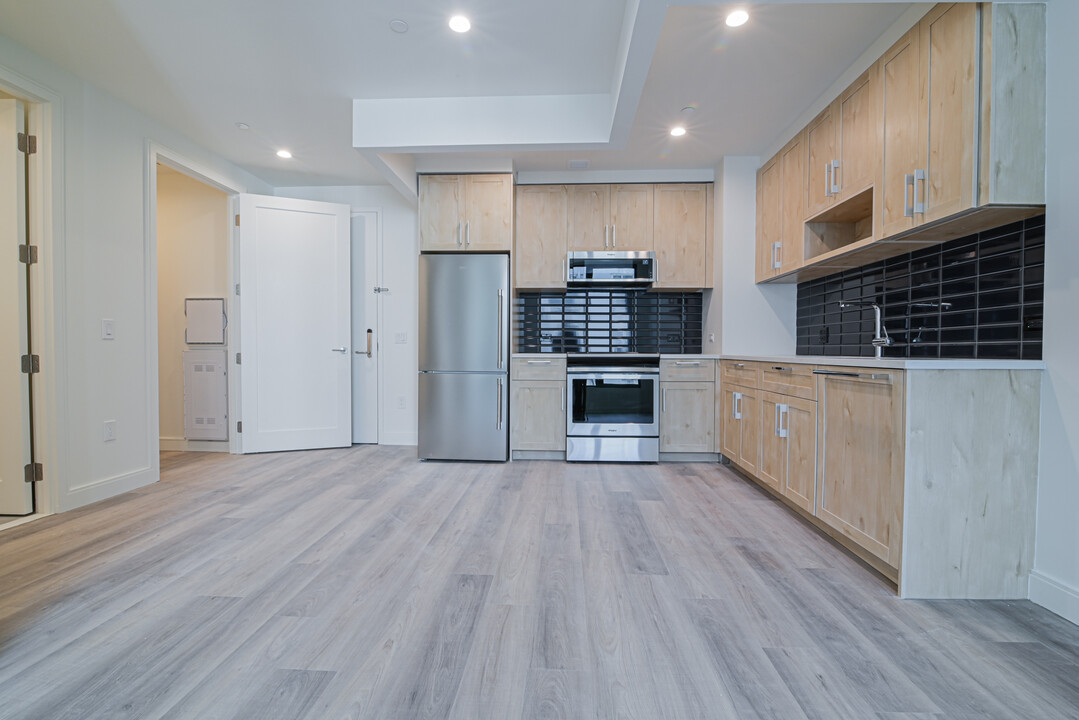 160 Clarkson Ave in Brooklyn, NY - Building Photo
