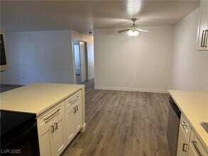5151 S Lindell Rd in Las Vegas, NV - Building Photo - Building Photo