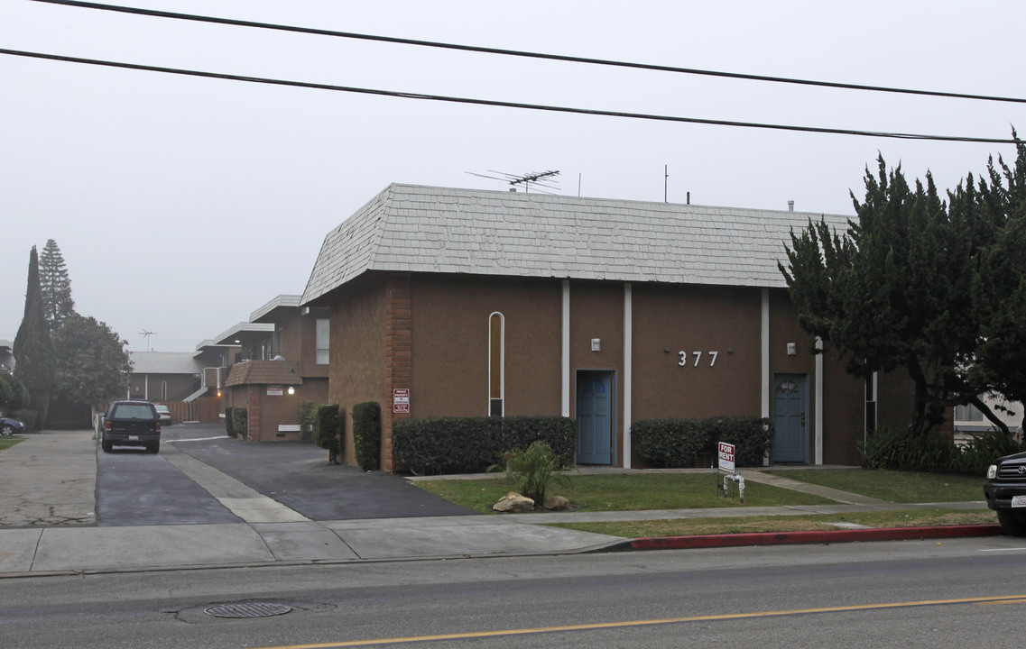 377 Wilson St in Costa Mesa, CA - Foto de edificio