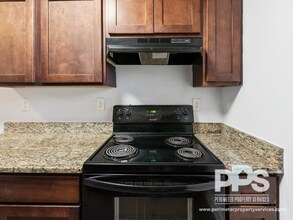 1111 Westview Dr SW in Atlanta, GA - Foto de edificio - Building Photo