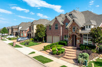 Grand Homes - Frisco Hills in Little Elm, TX - Foto de edificio - Building Photo