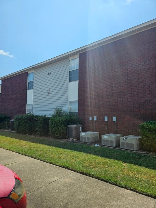 51 Cedar Creek Ct in Van Buren, AR - Building Photo