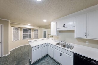 100 Springview Ln in Huntsville, AL - Building Photo - Building Photo