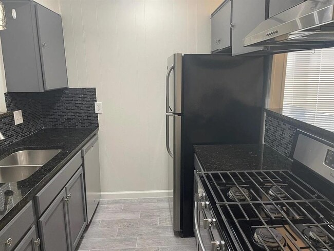 2213 Lanier Dr