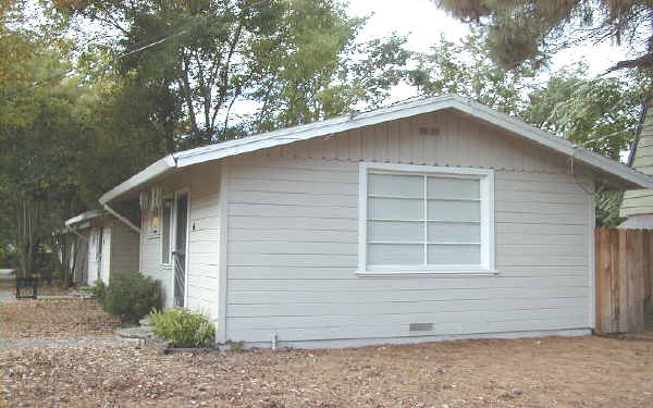 1663 Slater St in Santa Rosa, CA - Building Photo