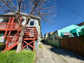2835 California St, Unit 4 in Berkeley, CA - Foto de edificio - Building Photo