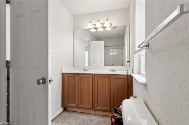 896 A Ave in Norfolk, VA - Building Photo - Building Photo