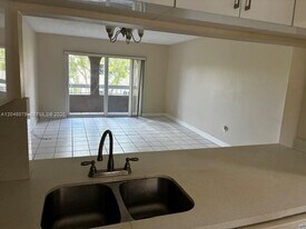 7830 Camino Real in Miami, FL - Building Photo