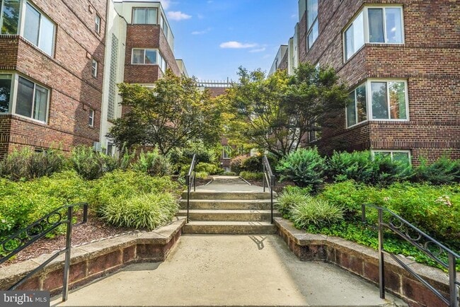 property at 5405 9th St NW