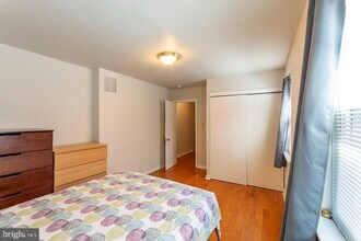 2220 Fitzwater St in Philadelphia, PA - Building Photo - Building Photo