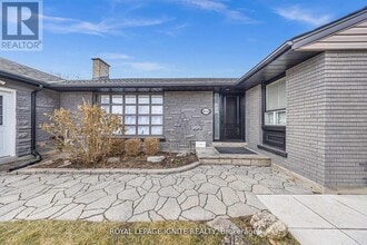 806 Henry St in Whitby, ON - Building Photo - Building Photo