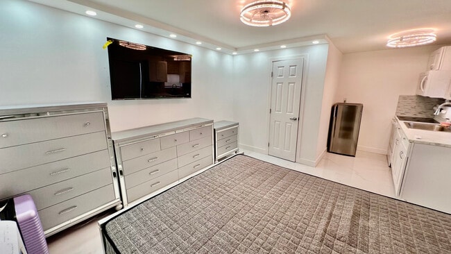 31 SW 15th St in Dania Beach, FL - Building Photo - Building Photo