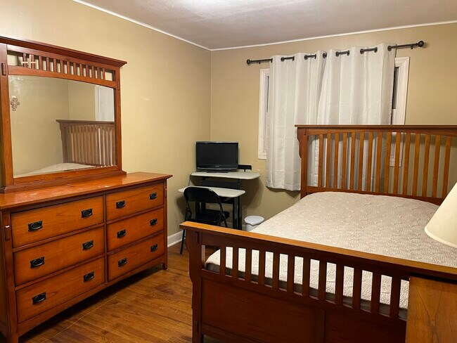 132 Boulevard in Kingston, NY - Building Photo - Building Photo