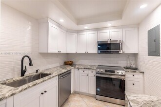 525 N Ocean Blvd in Pompano Beach, FL - Building Photo - Building Photo