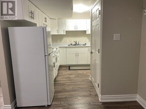 513 Beaver Ct in Milton, ON - Building Photo - Building Photo